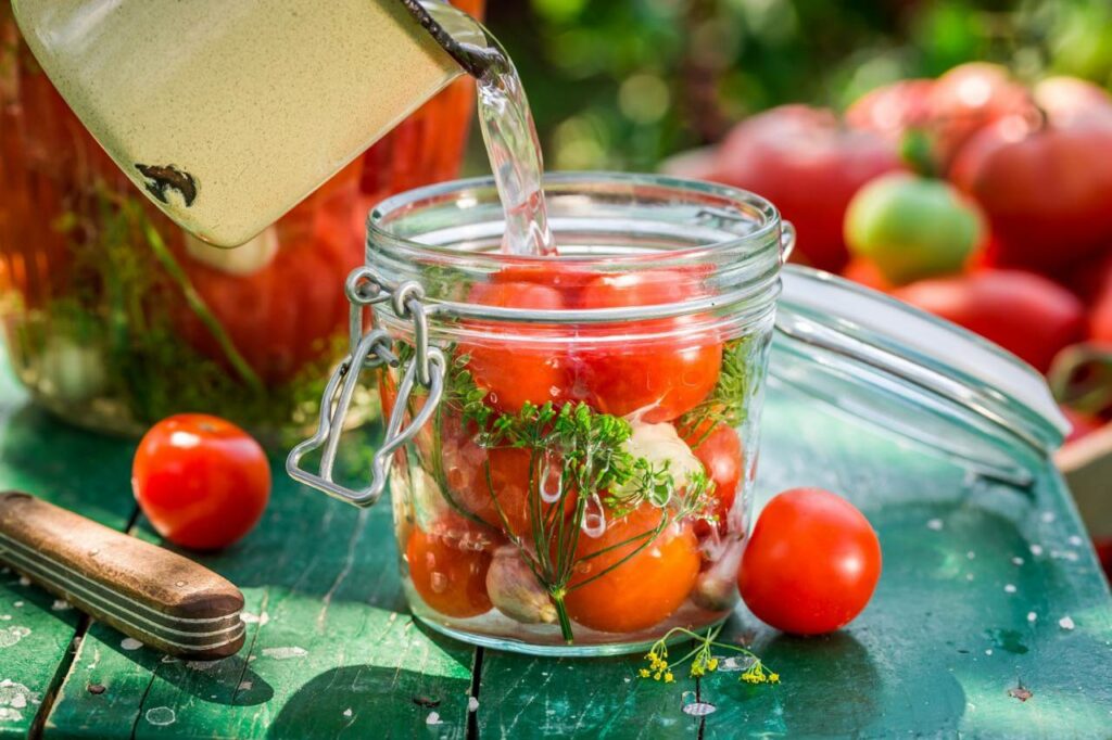 Tomaten einkochen und einlegen › Einkochen und haltbar machen